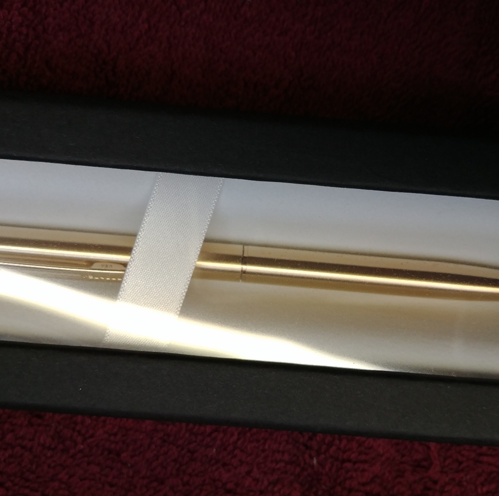 Sheaffer Agio 22k gold trim ballpoint pen